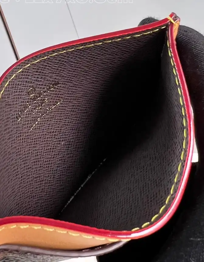 LV Wallets 4206A-3513