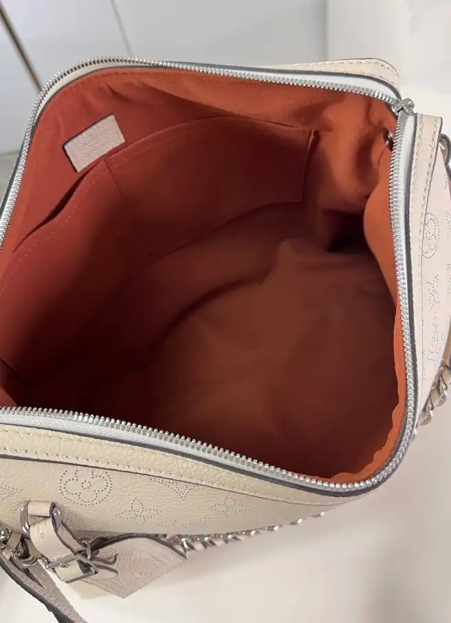 LV Satchel bags 4206A-3518