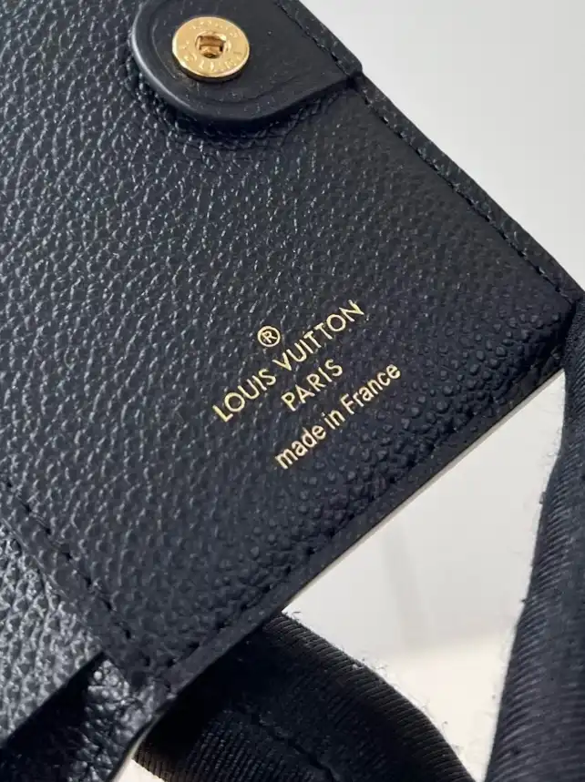 LV Wallets 4206A-3529