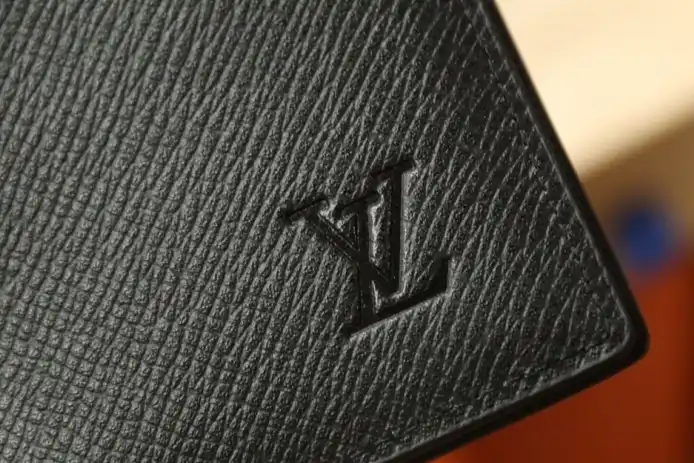 LV Wallets 4206A-3841