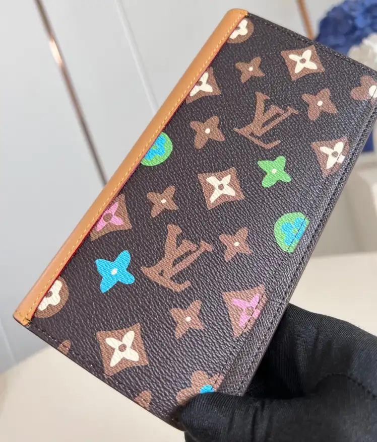 LV Wallets 4206A-4262