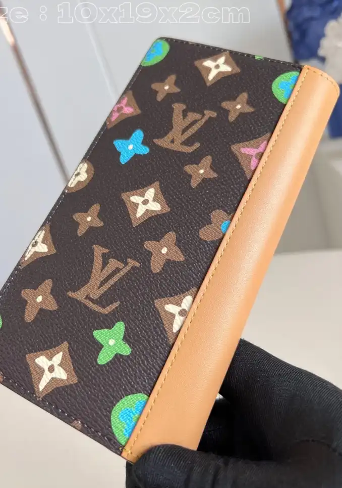 LV Wallets 4206A-4262