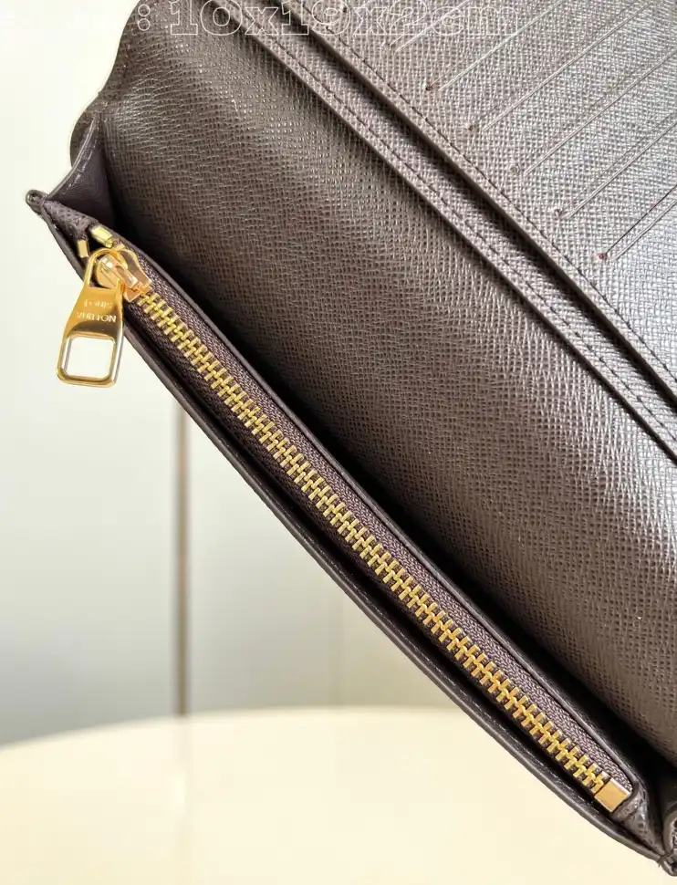 LV Wallets 4206A-4262