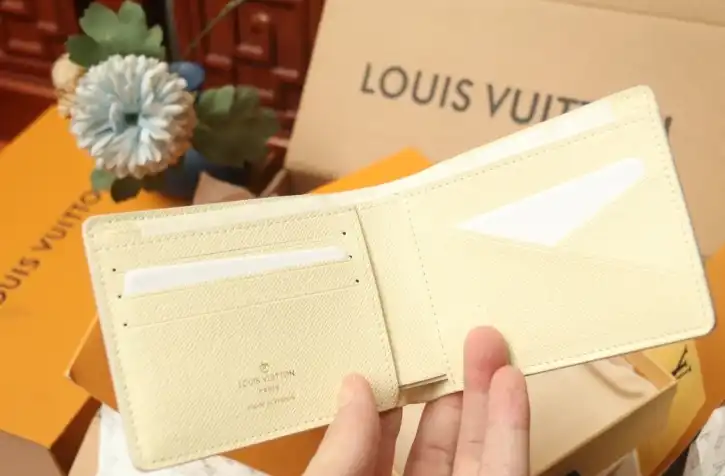 LV Wallets 4206A-4524