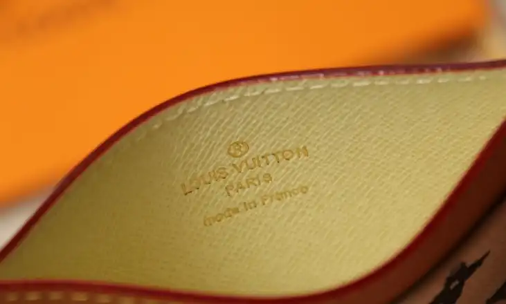 LV Wallets 4206A-4529