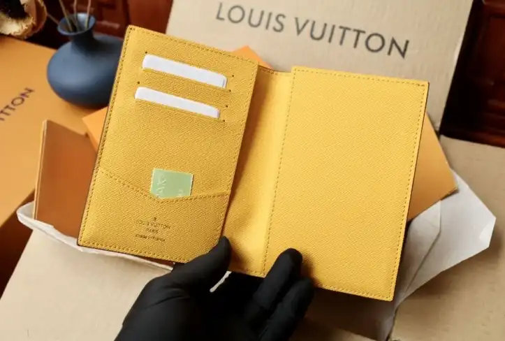 LV Wallets 4206A-4704