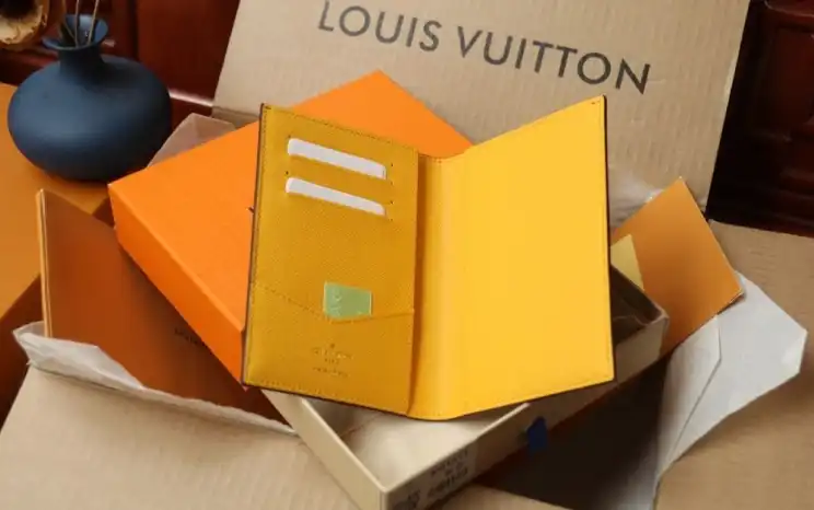 LV Wallets 4206A-4704