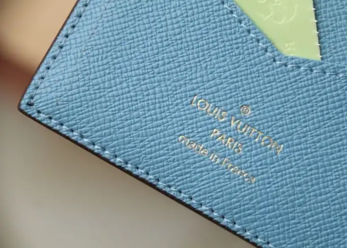 LV Wallets 4206A-4705