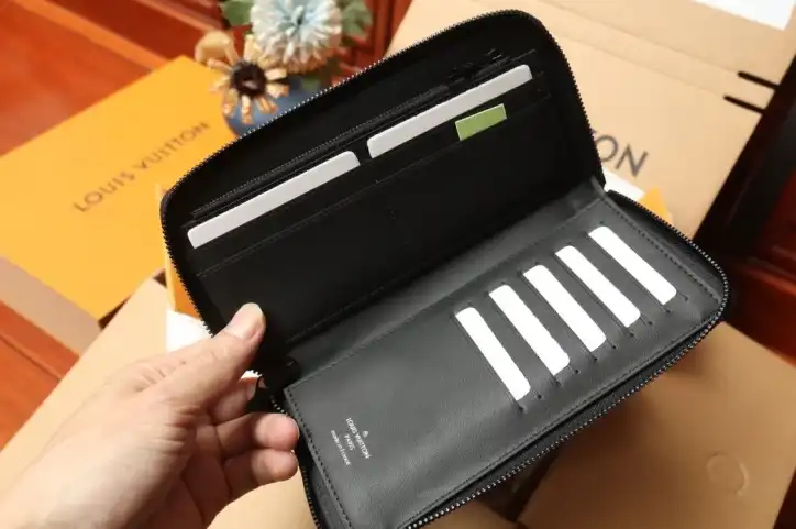 LV Wallets 4206A-4710