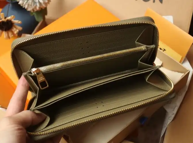LV Wallets 4206A-4719