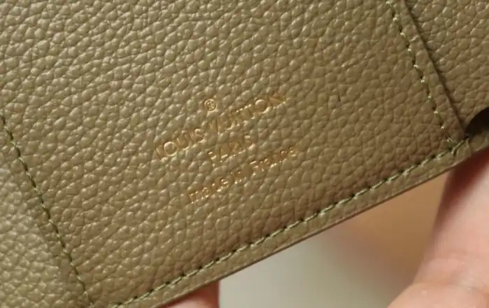 LV Wallets 4206A-4721