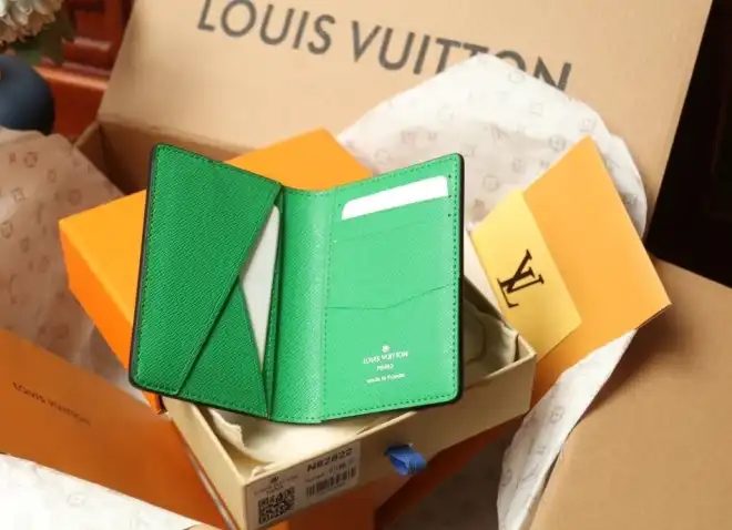 LV Wallets 4206A-4724