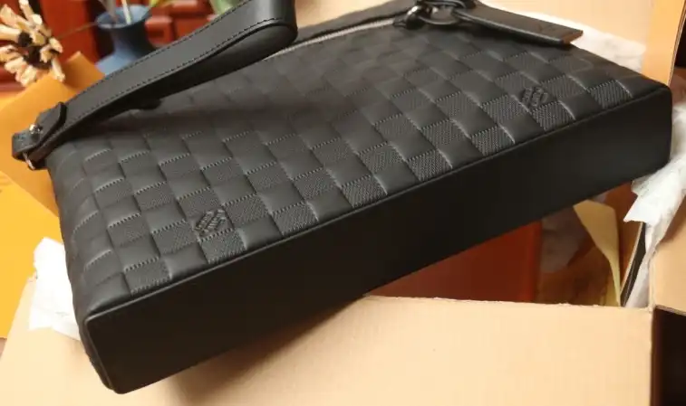 LV Wallets 4206A-4739