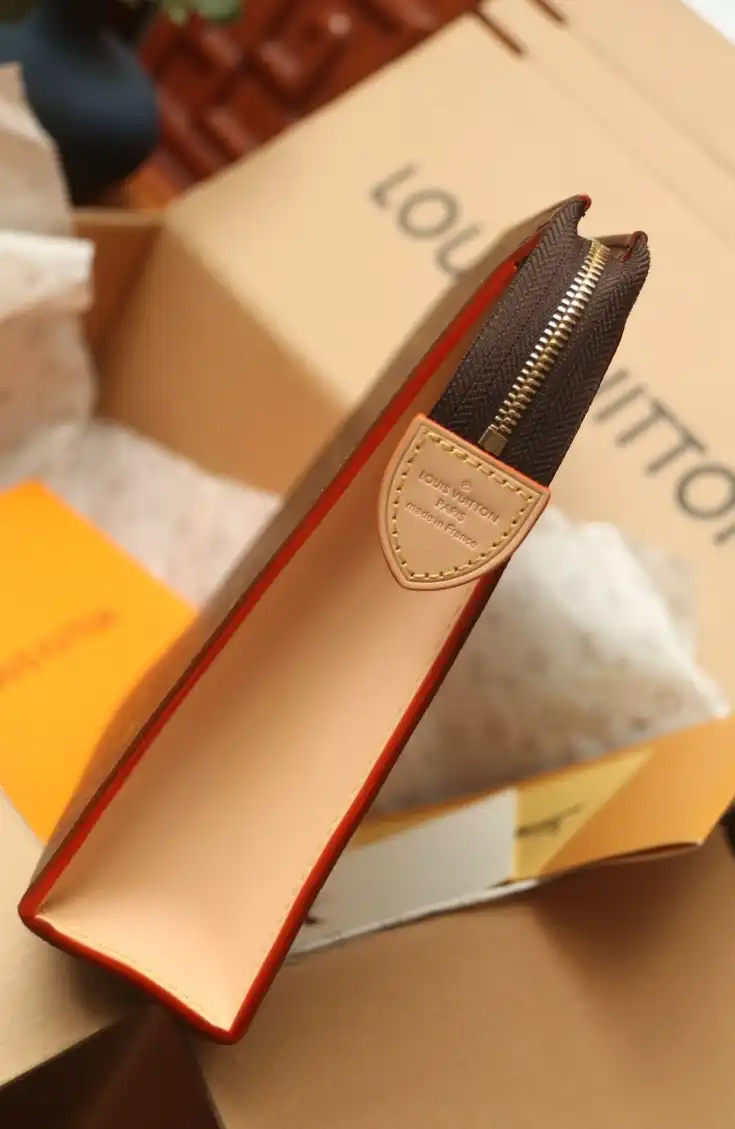 LV Wallets 4206A-4740