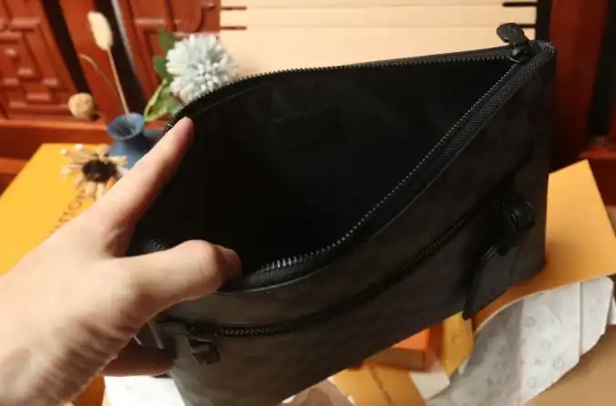 LV Wallets 4206A-4742