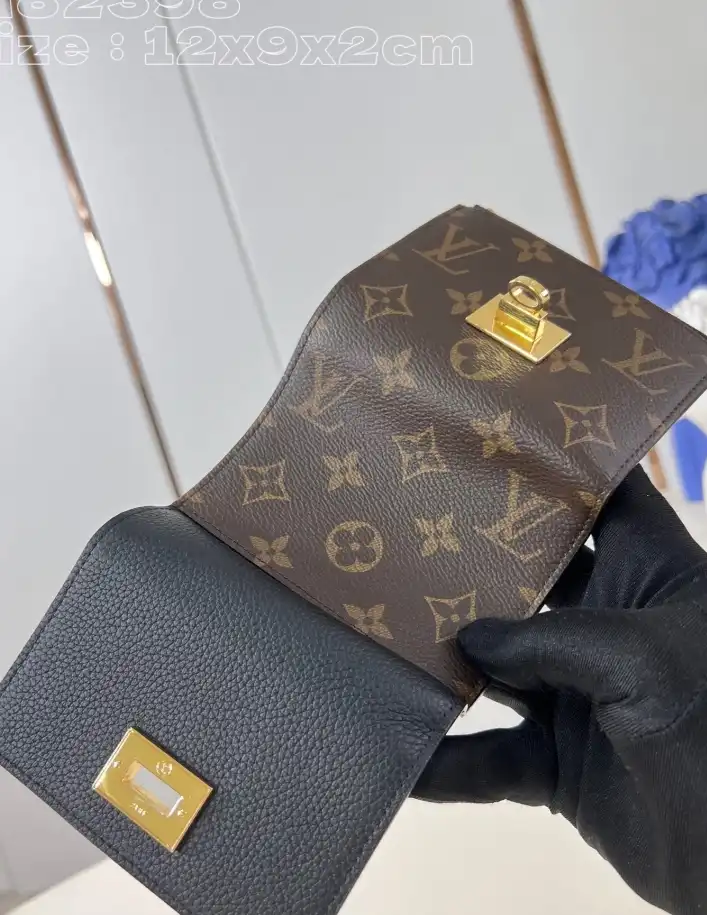 LV Wallets 4206A-4800