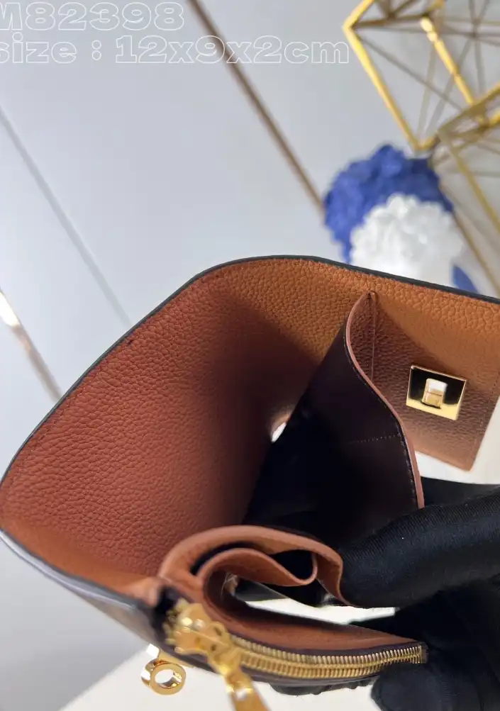 LV Wallets 4206A-4800