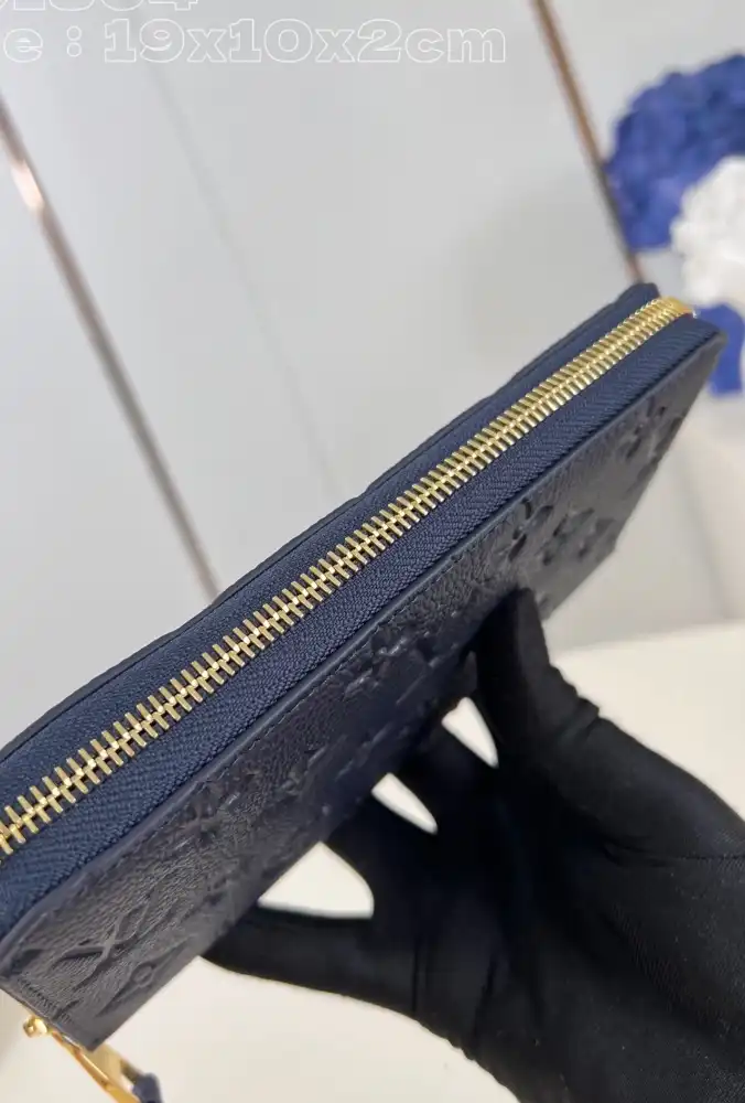 LV Wallets 4206A-4809