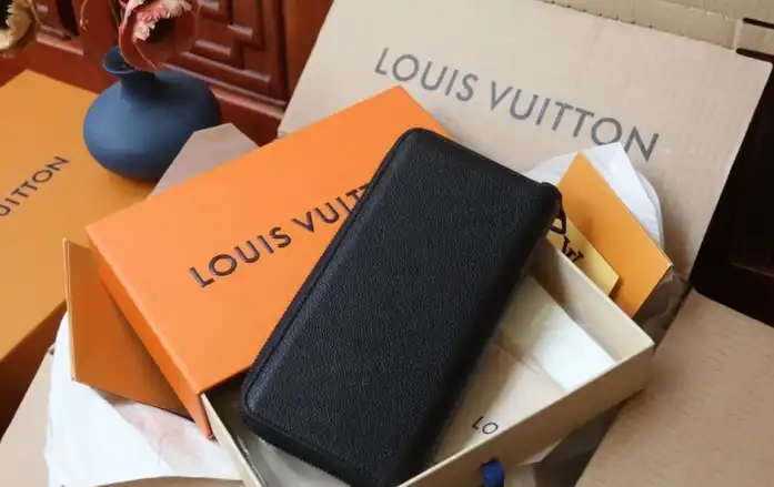 LV Wallets 4206A-6239