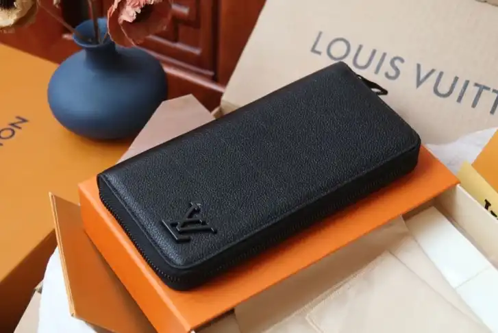 LV Wallets 4206A-6239