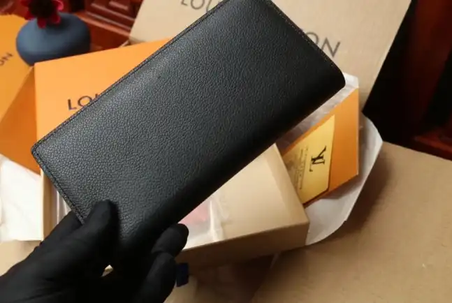 LV Wallets 4206A-6240