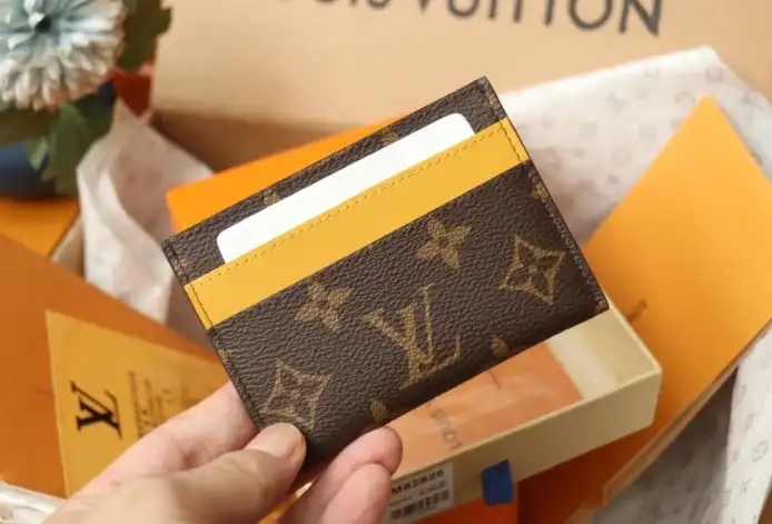 LV Wallets 4206A-6245