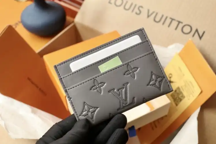LV Wallets 4206A-6247