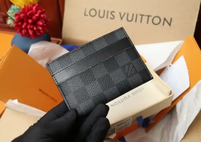 LV Wallets 4206A-6251