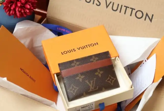 LV Wallets 4206A-6252