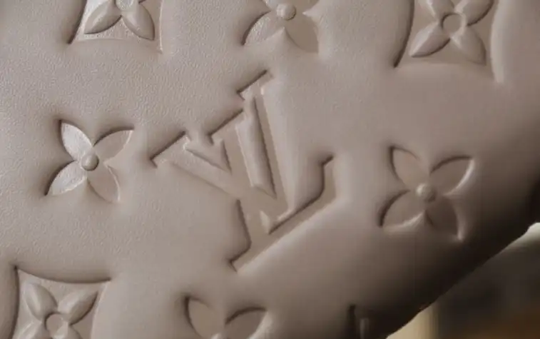 LV Wallets 4206A-6255