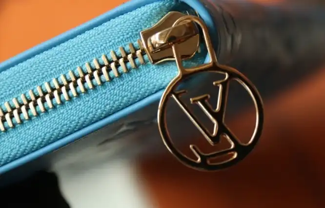 LV Wallets 4206A-6256