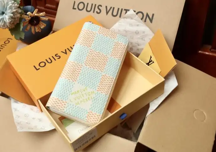 LV Wallets 4206A-6258