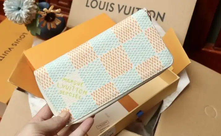 LV Wallets 4206A-6258