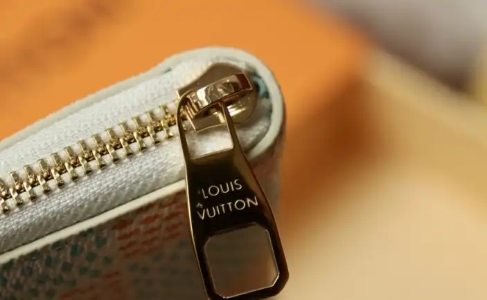 LV Wallets 4206A-6258