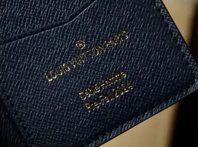 LV Wallets 4206A-6261