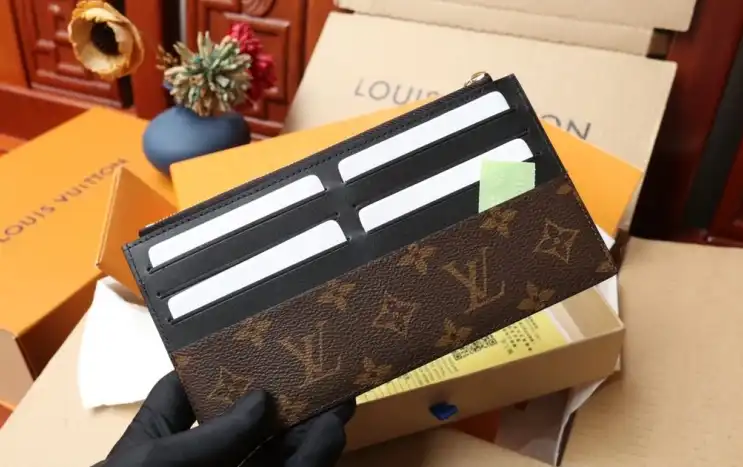 LV Wallets 4206A-6269