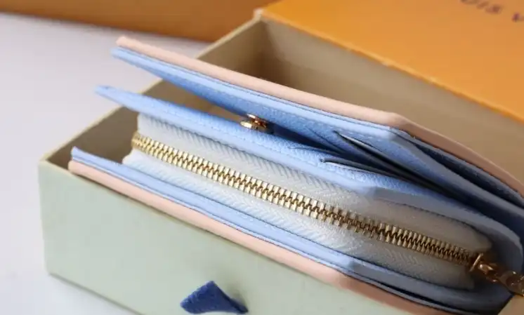 LV Wallets 4206A-6270