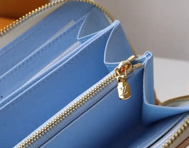 LV Wallets 4206A-6271