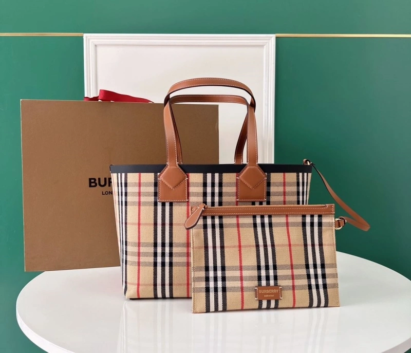 Burberry Shopping Bags 4211D-0065