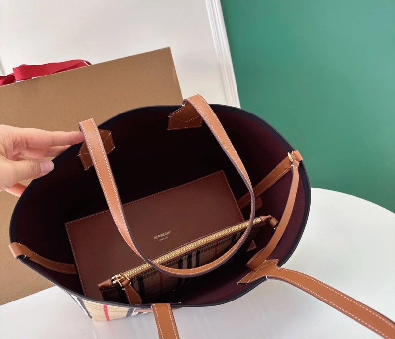 Burberry Shopping Bags 4211D-0065