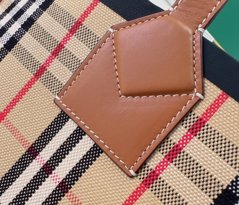 Burberry Shopping Bags 4211D-0066