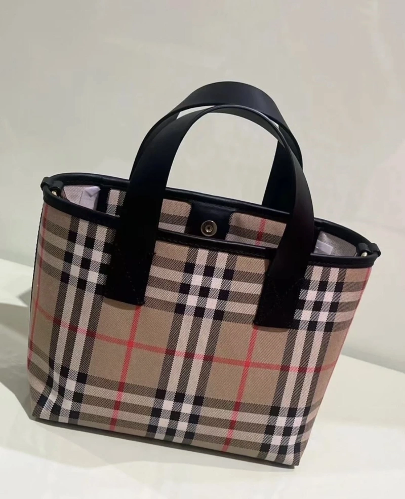 Burberry Shopping Bags 4211D-0077