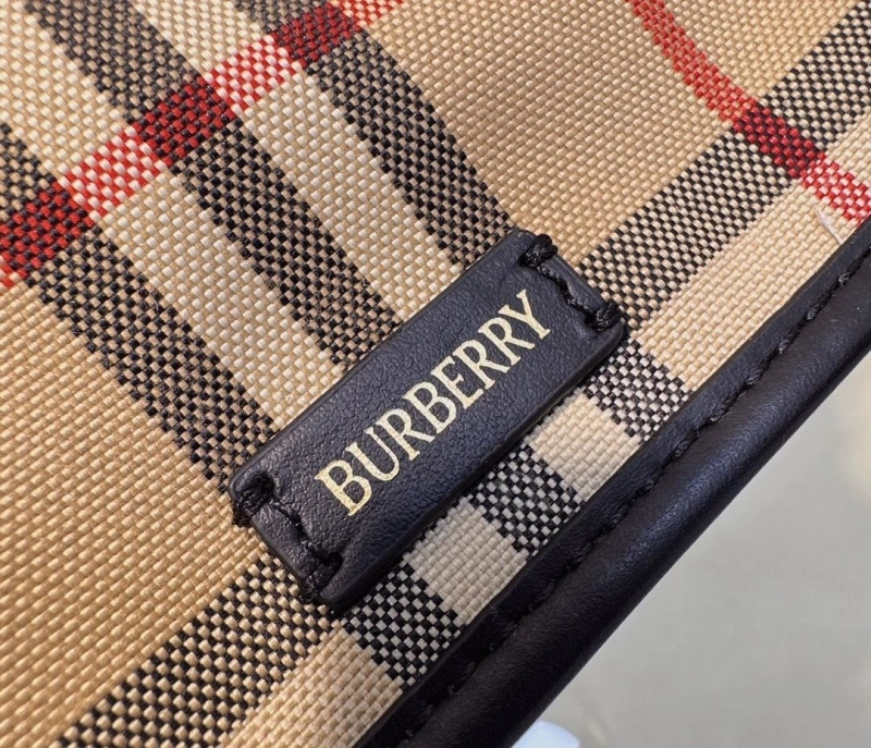 Burberry Shopping Bags 4211D-0091