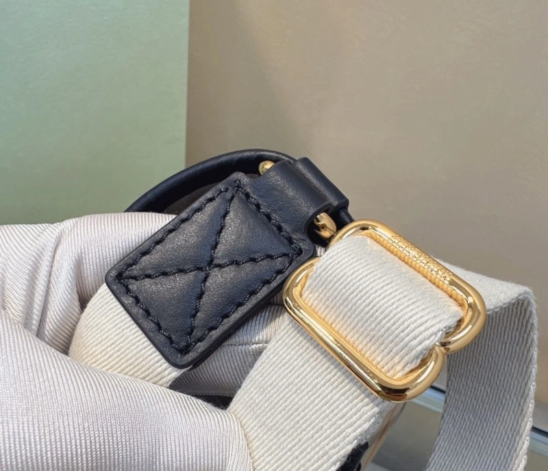 Burberry Shopping Bags 4211D-0091