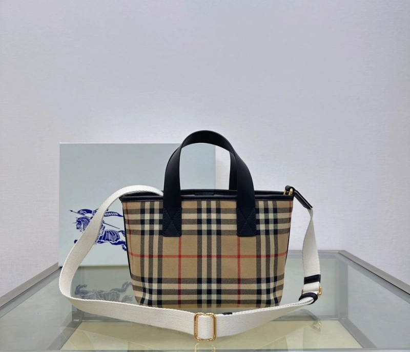 Burberry Shopping Bags 4211D-0092