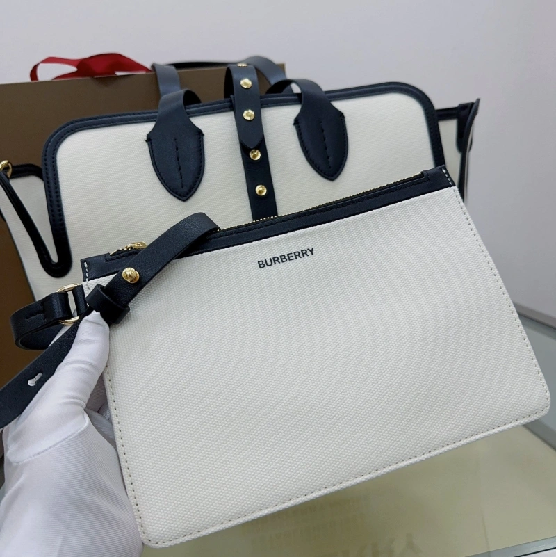 Burberry Shopping Bags 4211D-0208
