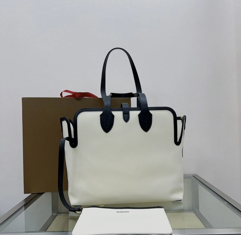 Burberry Shopping Bags 4211D-0208