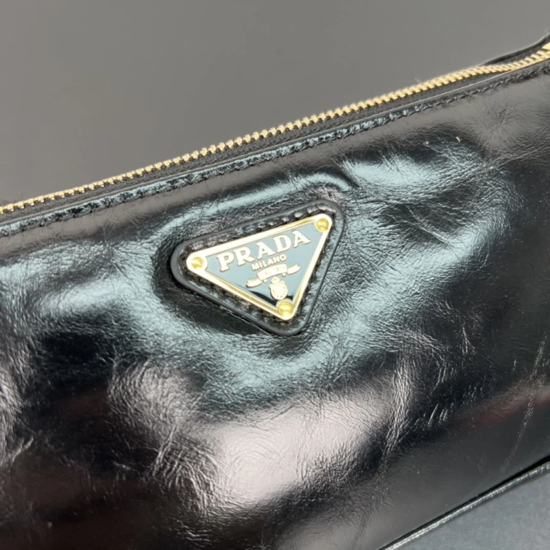 Prada Top Handle Bags 4213-0033