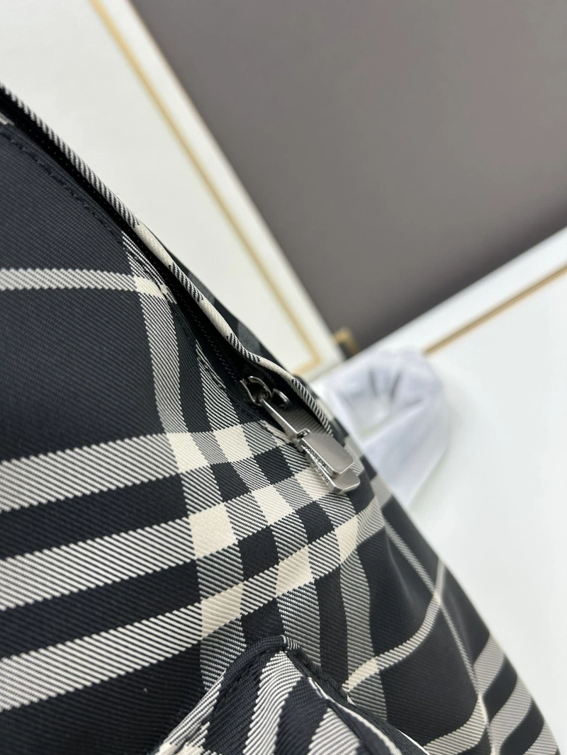 Burberry Backpacks 4213A-0265