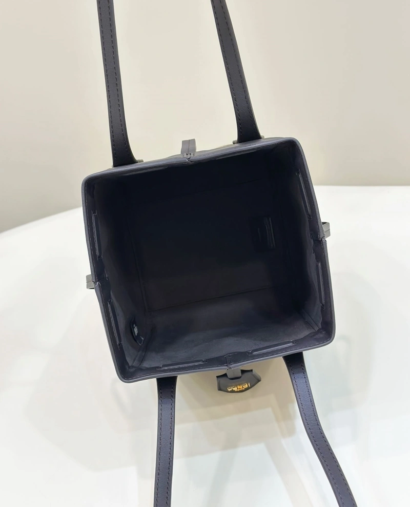 Fendi Top Handle Bags 4220-0032
